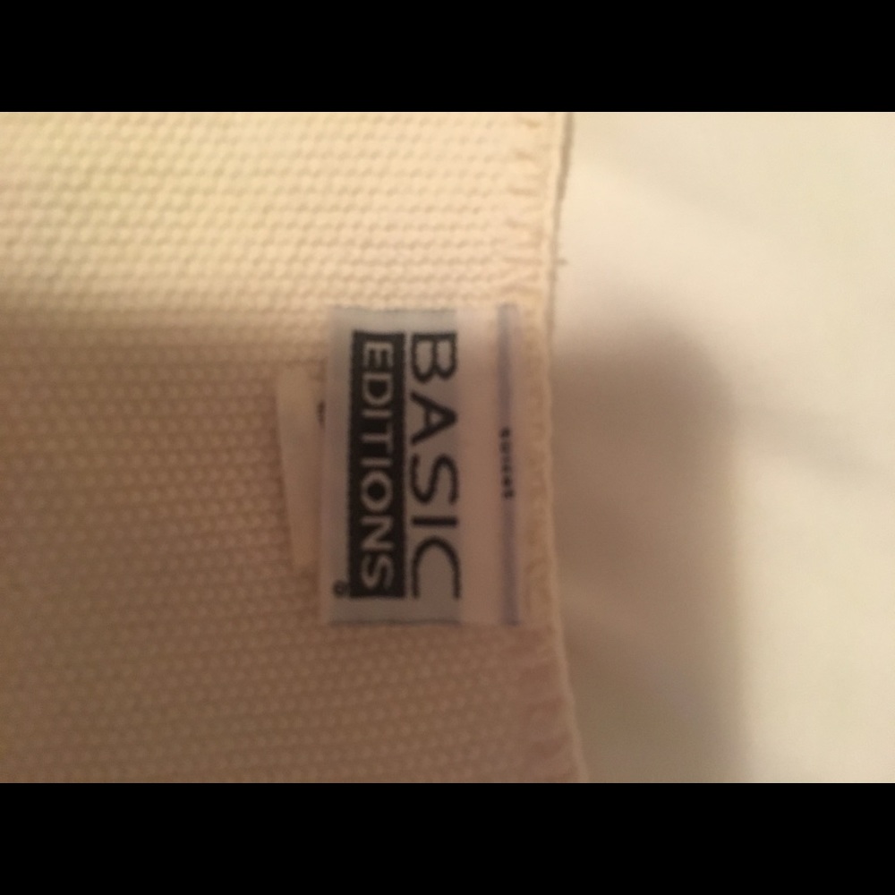 Basic Editions Sweater - Picture 4 of 5